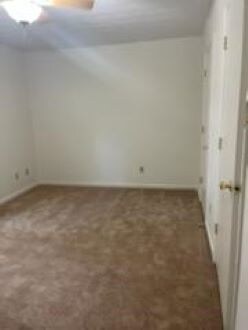 Building Photo - 1136 Robin Hood Ct