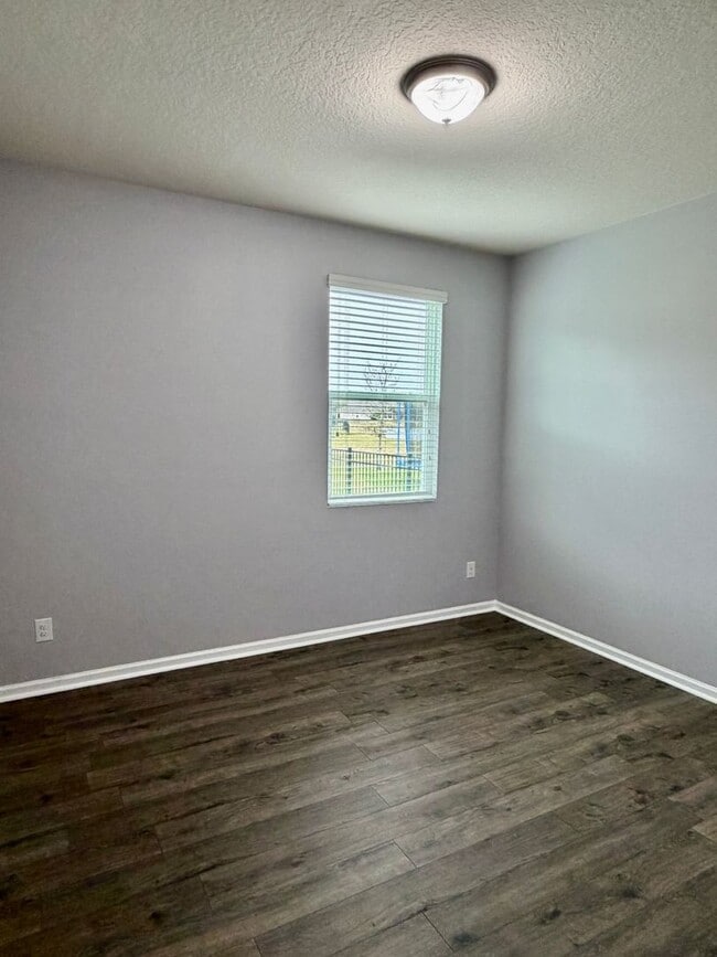 Building Photo - Spacious 5 Bedroom, 3 Bathroom Home with Flex Room, Loft & Pond View