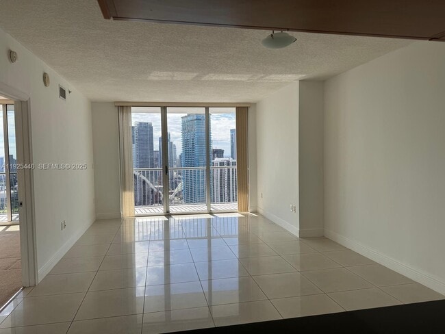 Building Photo - 1750 N Bayshore Dr