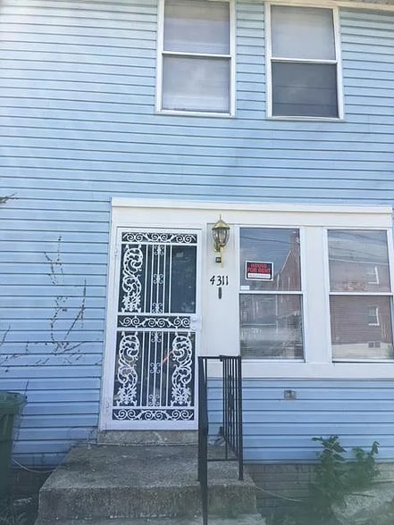 Primary Photo - 4311 Davis Ave