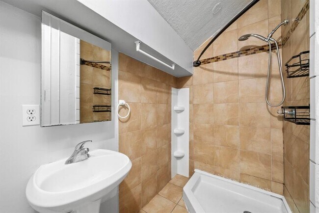 Building Photo - 7418 Oscar Dr