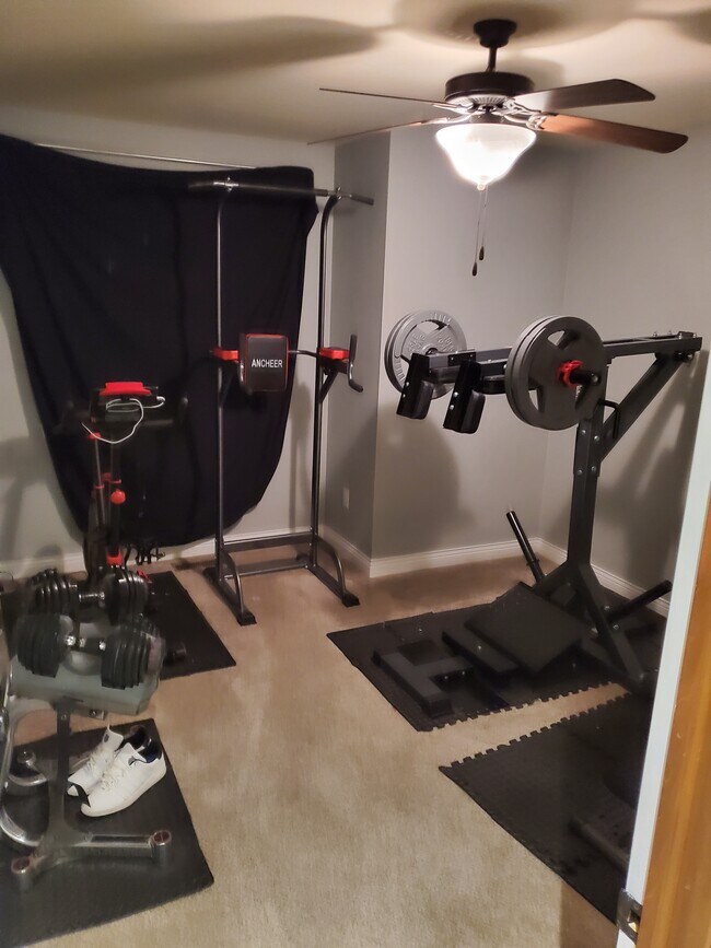 Building Photo - 1423 Marilyn Dr