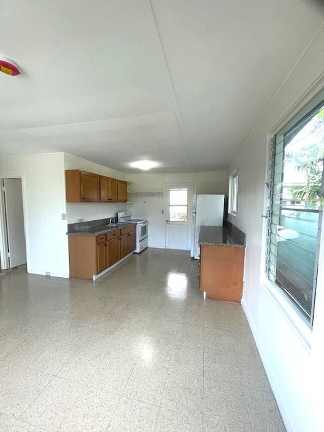 Building Photo - 2 Bed/ 1 Bath with Parking in Kailua