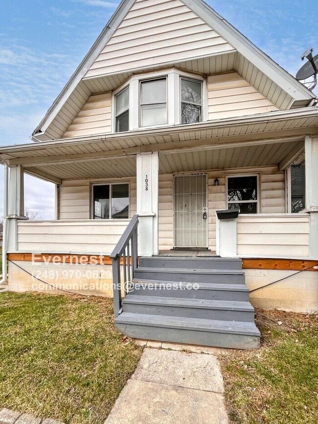 Building Photo - Charming 3-Bedroom Home with Basement and ...