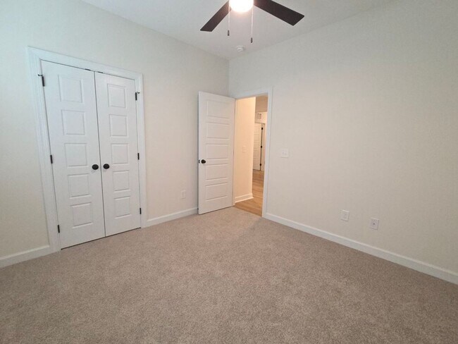 Building Photo - 104 Hudson Vlg Dr