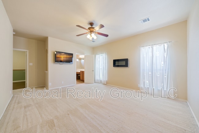 Building Photo - 308 Rustic Tr