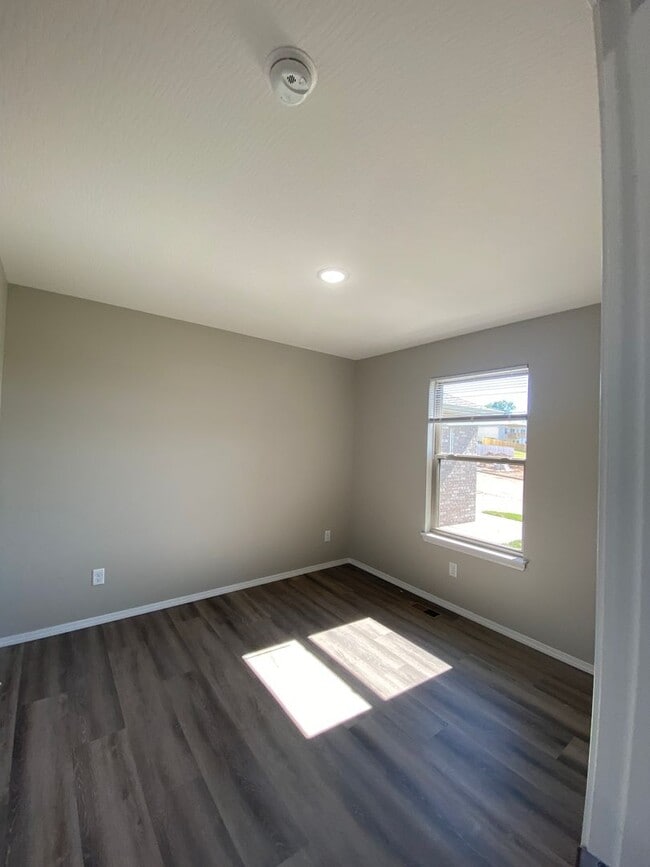 Building Photo - Brand New Home!!