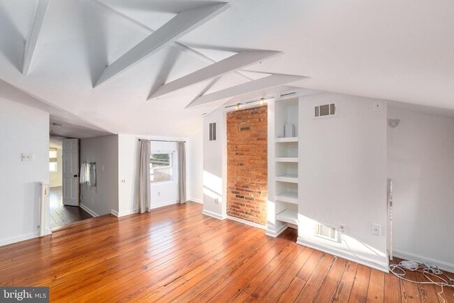 Building Photo - 306 S Washington St