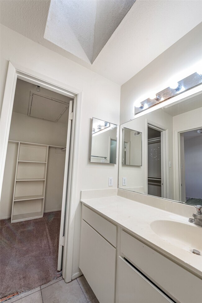 Building Photo - 6633 W Airport Blvd