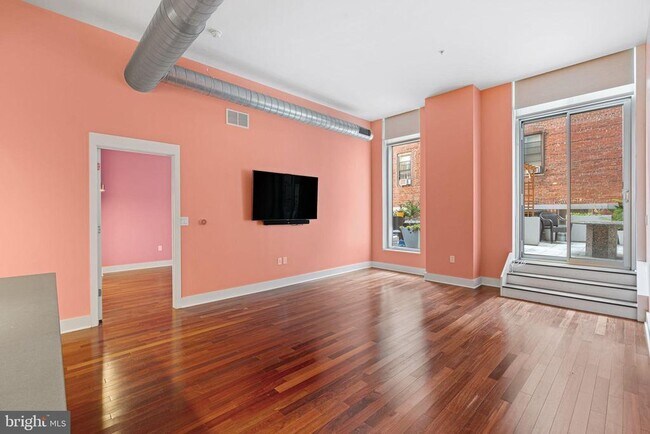 Building Photo - 1101 Locust St