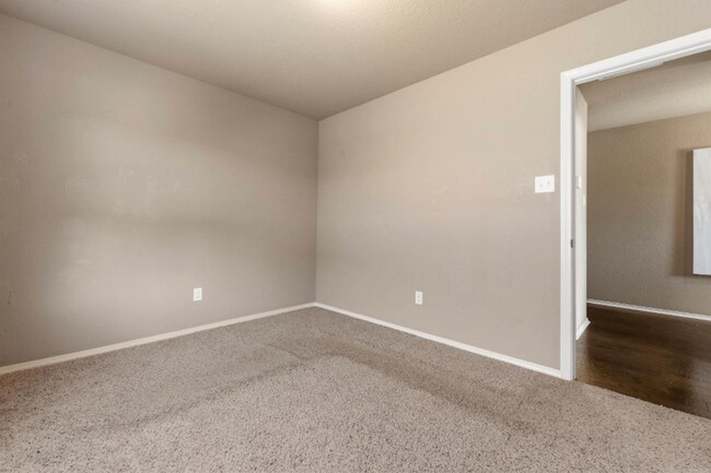 Building Photo - Move-in Ready in Sylvan Hills