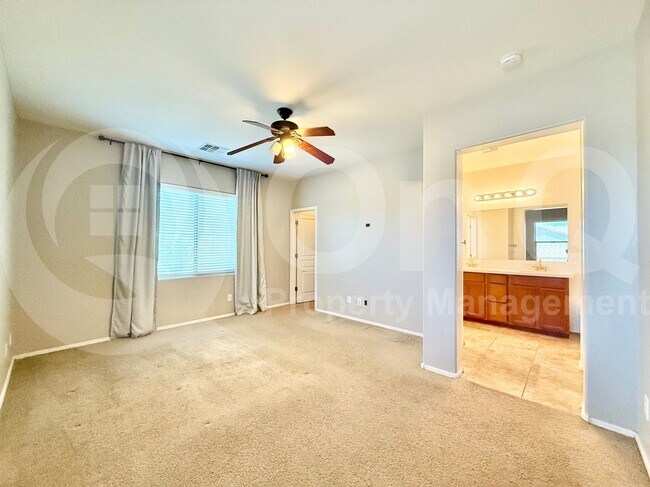 Building Photo - 4138 E Thunderheart Trail