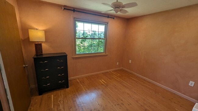 Building Photo - 2/2 Mtn Top Getaway - Huge Screened Porch w/ Stone Fireplace