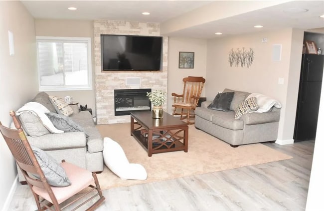 Building Photo - Beautiful 4-bedroom house in Baldwinsville