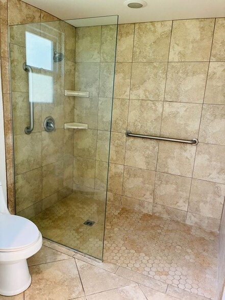 Building Photo - 45470 Clubhouse Dr