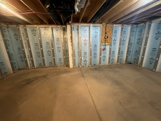 Building Photo - 170 Cortland Dr