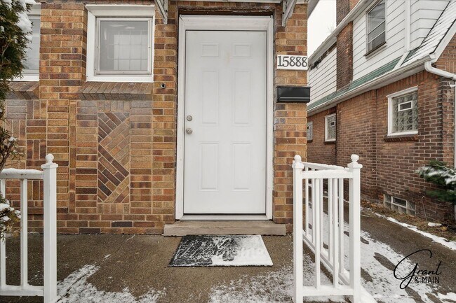 Building Photo - 15886 Woodingham Dr