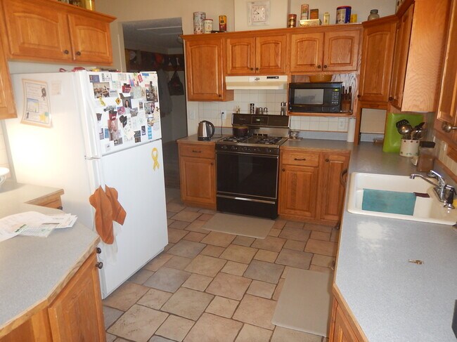 Building Photo - 35270 W Walker Rd