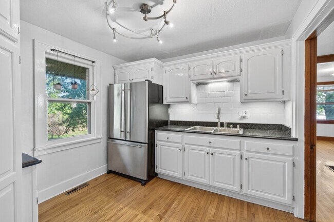 Building Photo - 43965 Deerwood Trail