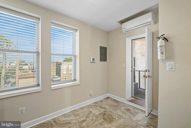 Building Photo - 2509 Linden Ave