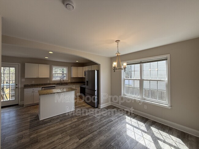 Building Photo - 238 5th St