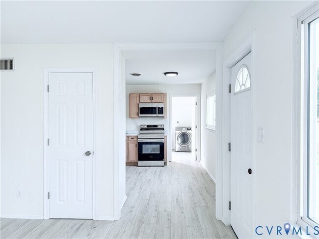 Building Photo - 2706 Selden St