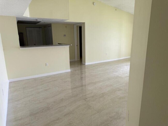 Building Photo - 5061 Wiles Rd