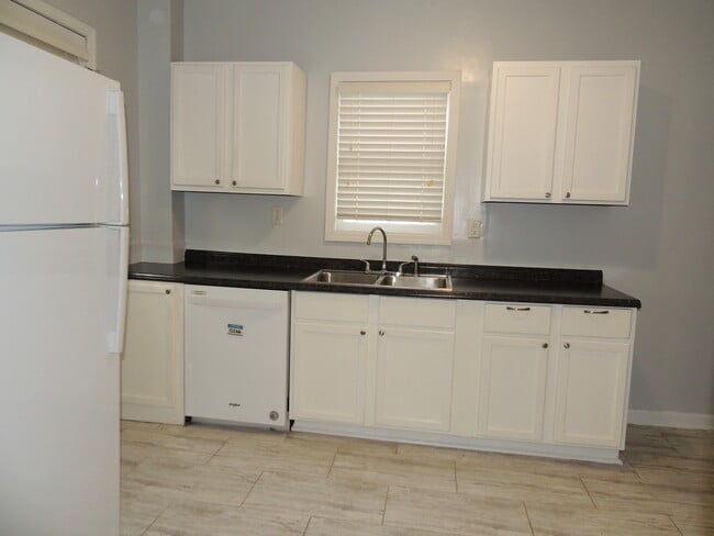 Building Photo - 509 Haish Blvd