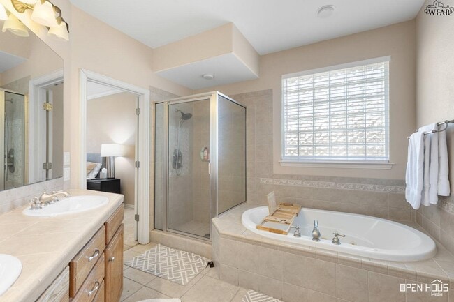 Building Photo - 4122 Candlewood Cir