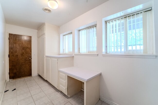 Building Photo - North Yuba City 3 bd 2 bath Home