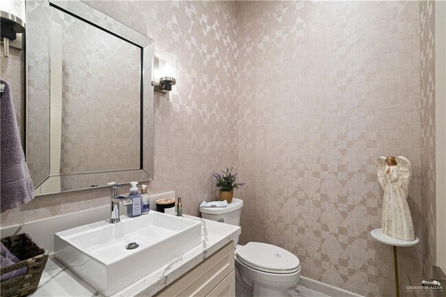 Building Photo - 24 Cornell Ave