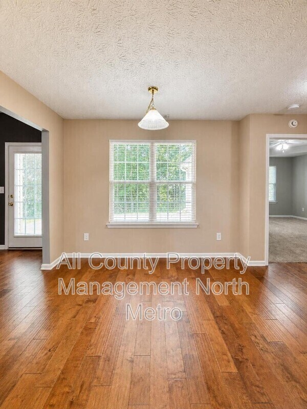 Building Photo - 4710 Middleboro Ln