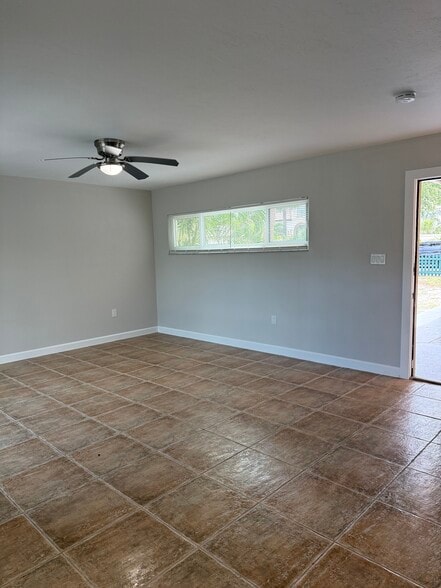 Building Photo - 7006 Midnight Pass Rd