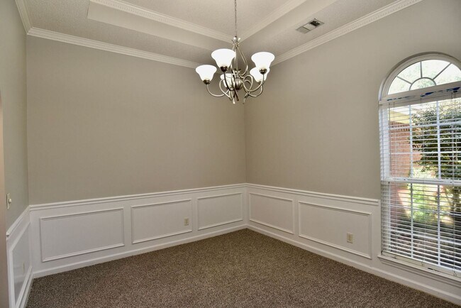 Building Photo - 121 Laurenburg Dr