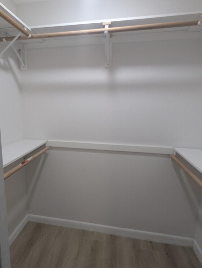 Building Photo - 819 Cindy Cir Ln