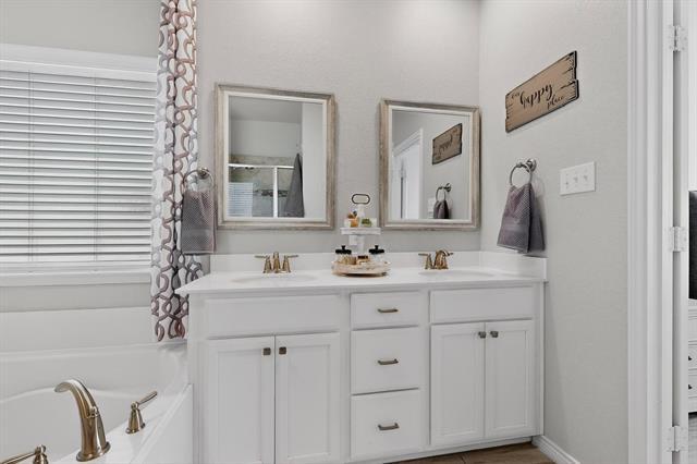 Building Photo - 9801 Diamondback Ln