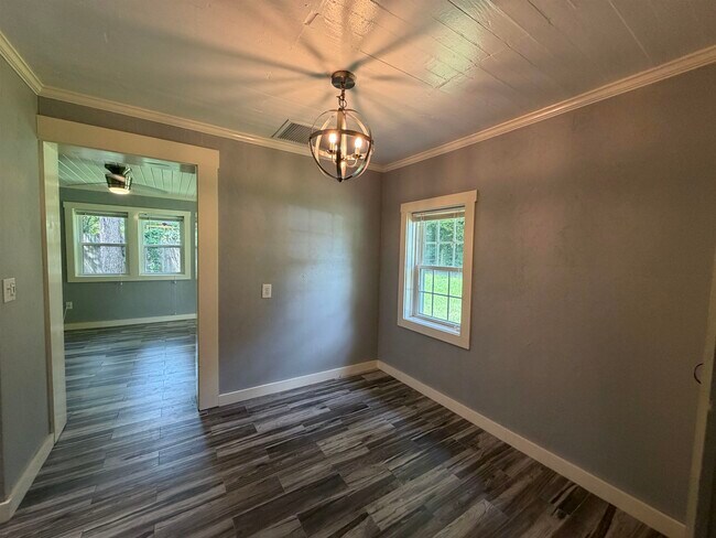 Building Photo - 1316 Aintree Ln