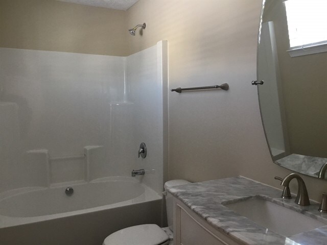 Building Photo - 317 Evergreen Cir