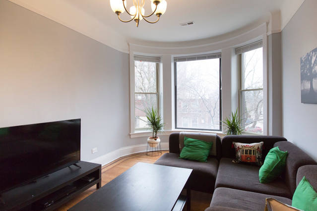 living room - 5313 South Maryland Avenue