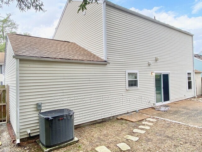 Building Photo - 204 Gate House Rd