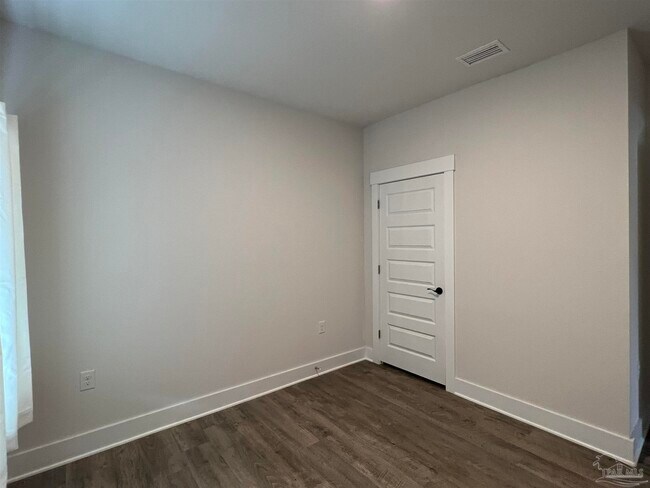 Building Photo - 5902 Danbury Blvd