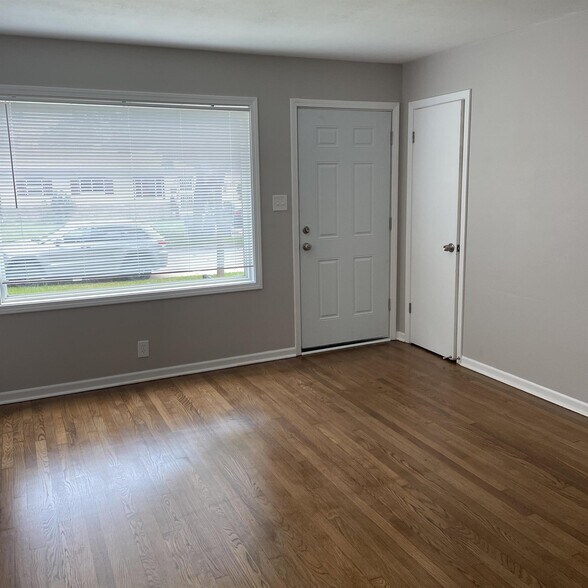 Building Photo - 5273 N 65th St