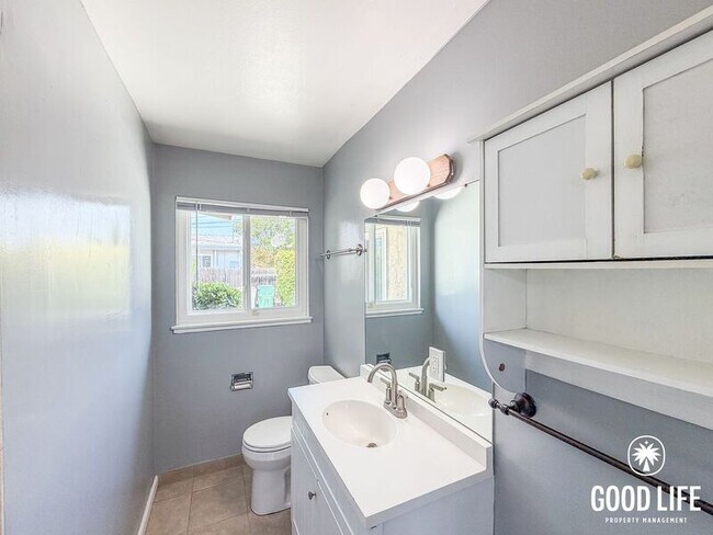 Building Photo - 8051 San Carlos Dr