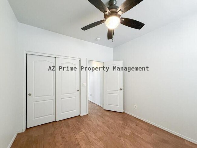 Building Photo - 6919 S 37th Glen