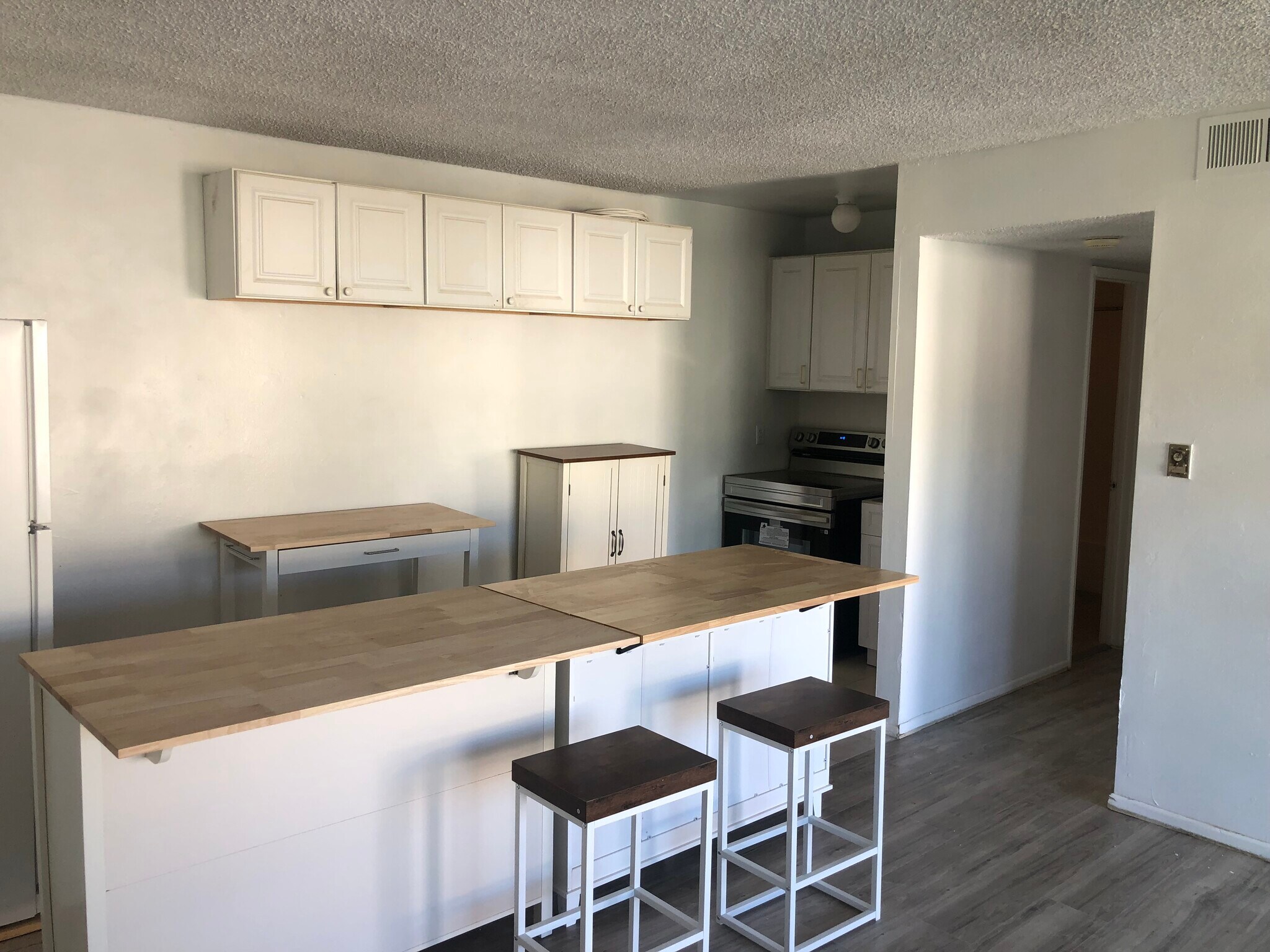 Building Photo - 6453 Kanan Dume Rd