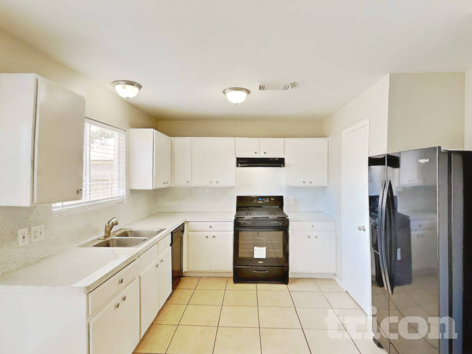 Building Photo - 12844 Edgewood Park Dr