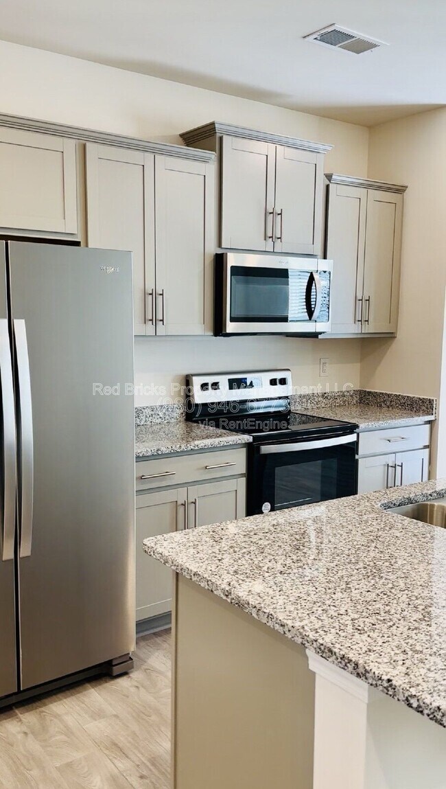 Building Photo - 8131 Murray Br Dr