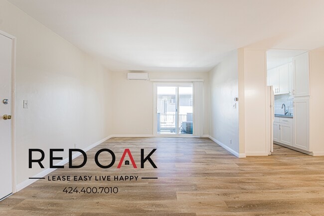 Building Photo - 642 Hayworth Ave