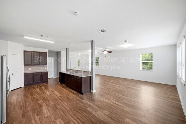 Building Photo - 10322 Urban Oak Trl