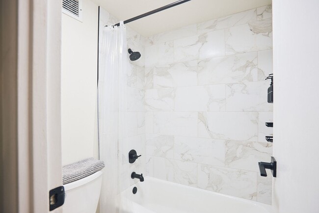 Building Photo - Furnished Buckhead Studio in Prime Peachtree Location